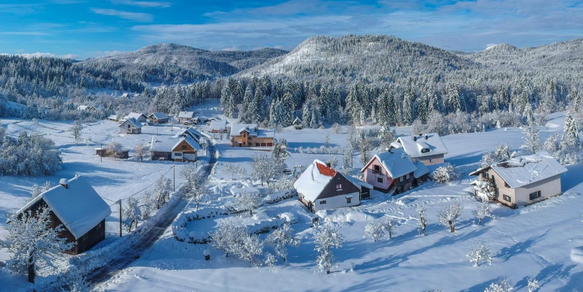 Holiday Home Gorski Lazi Trsce Eksteriør billede